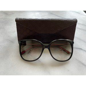 Black Gucci sunglasses